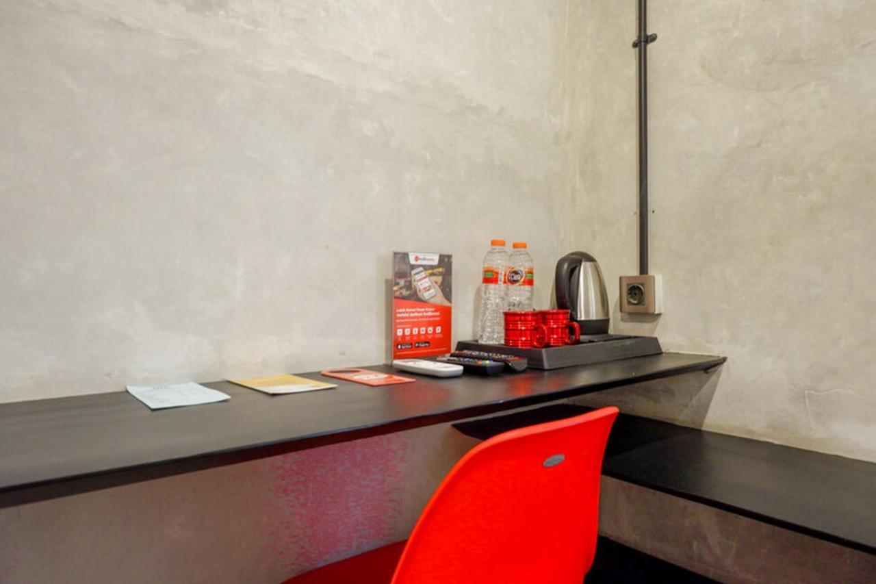 Reddoorz Plus Near Kawasan Sam Poo Kong Semarang Exterior foto