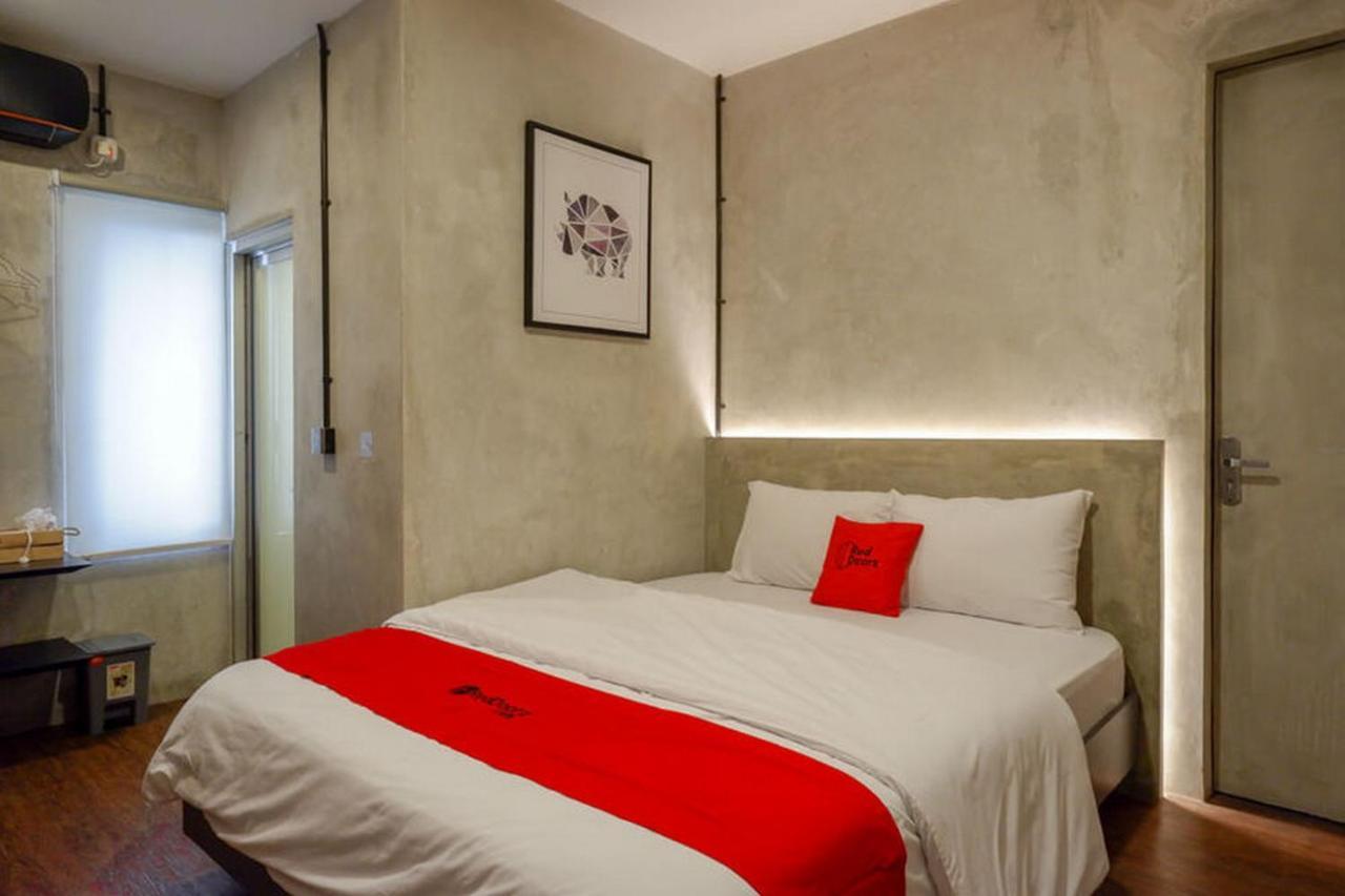 Reddoorz Plus Near Kawasan Sam Poo Kong Semarang Exterior foto