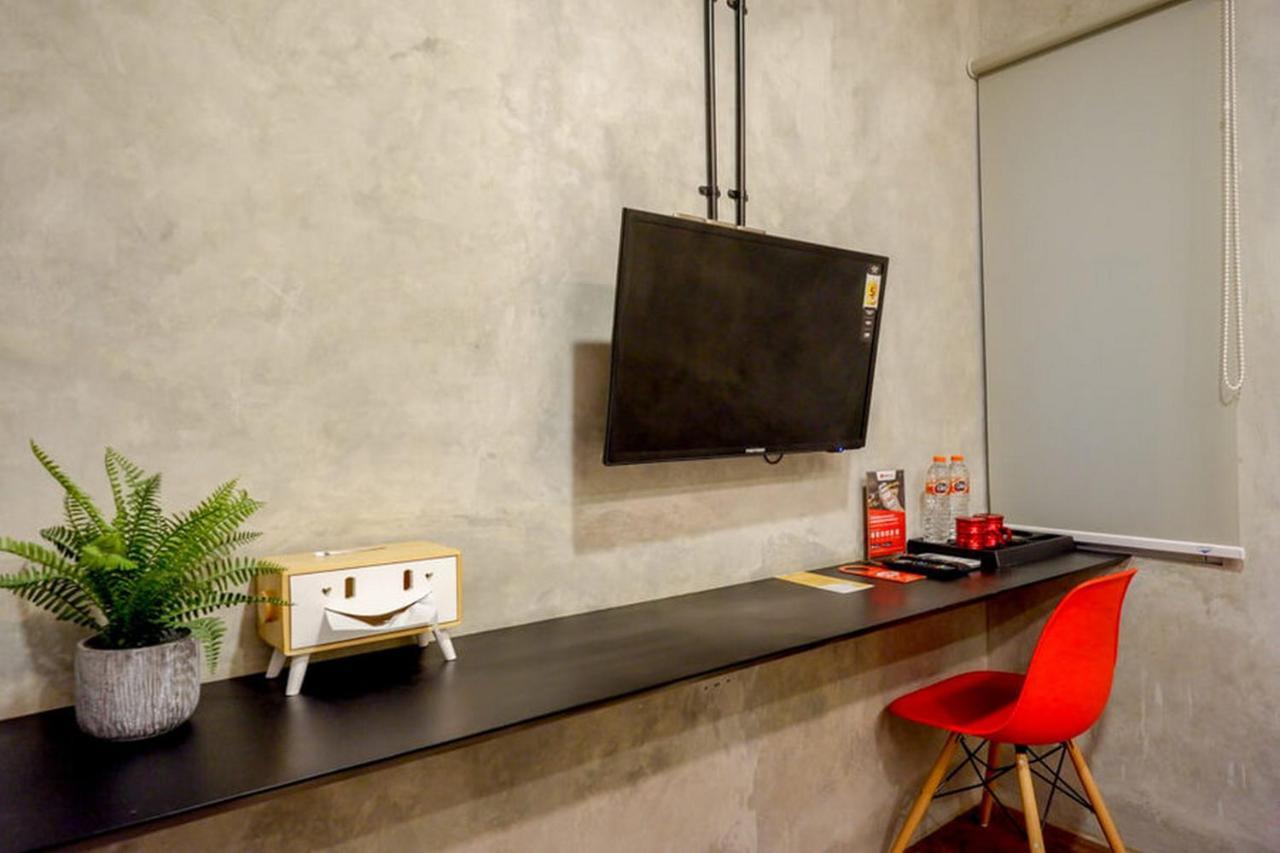 Reddoorz Plus Near Kawasan Sam Poo Kong Semarang Exterior foto
